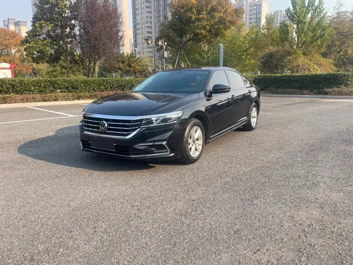 VOLKSWAGEN PASSAT  2021