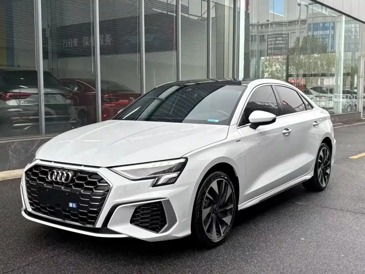 AUDI A3  2023