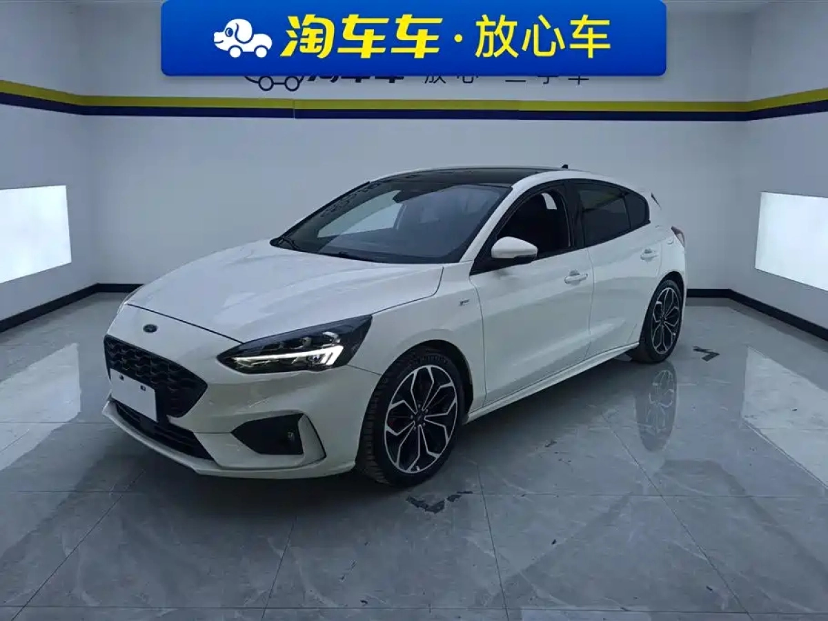 FORD FOCUS  2022
