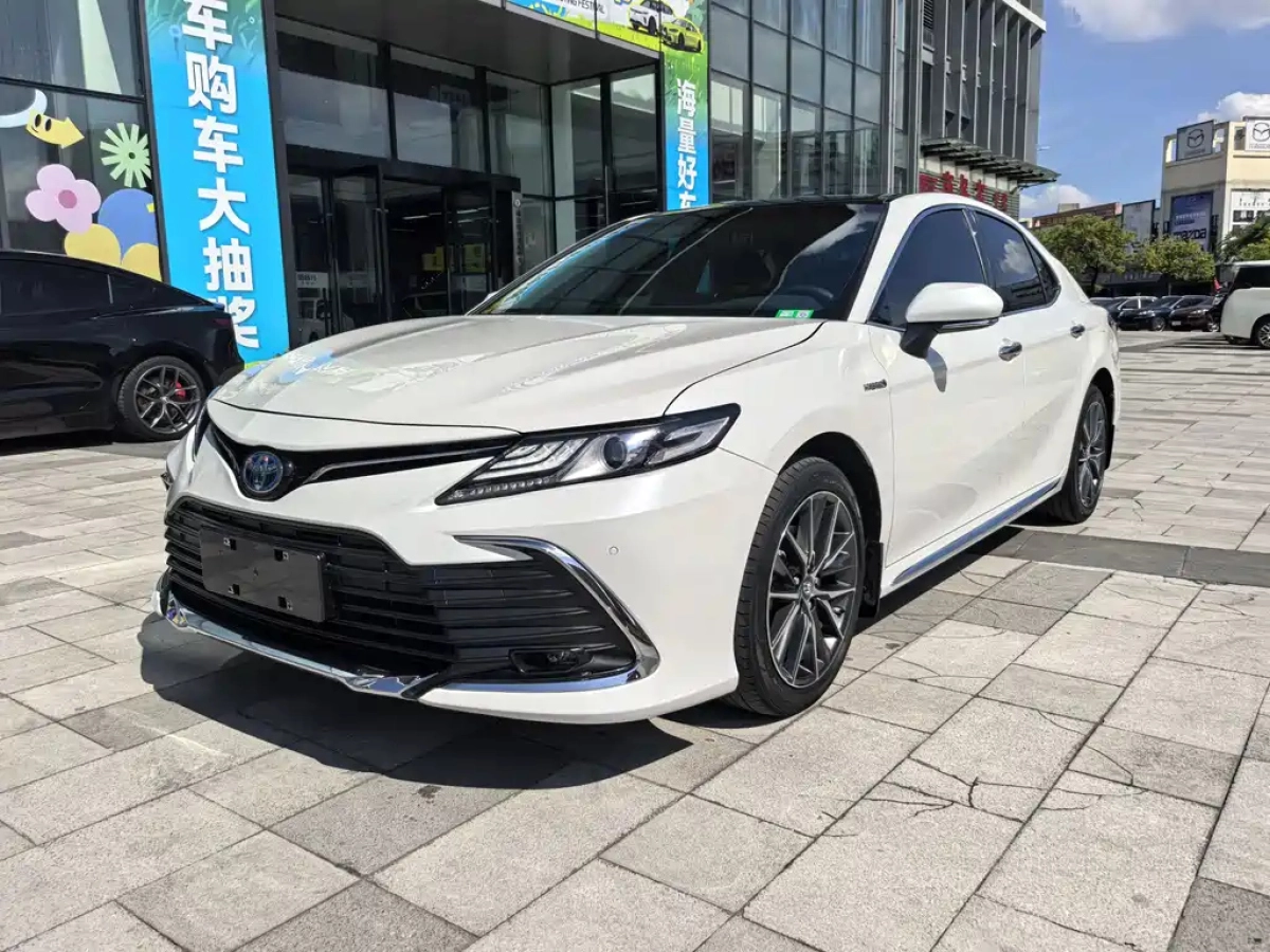 TOYOTA CAMRY
