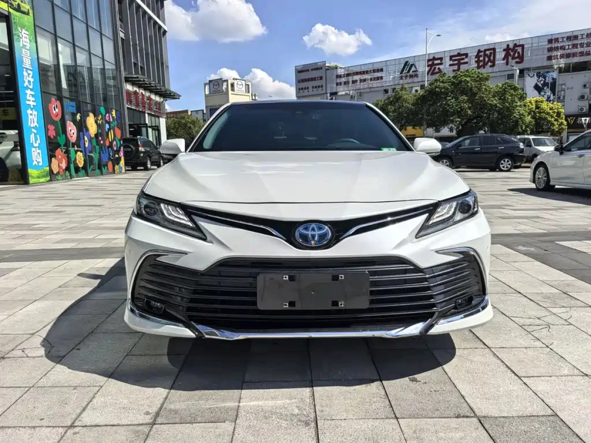 TOYOTA CAMRY
