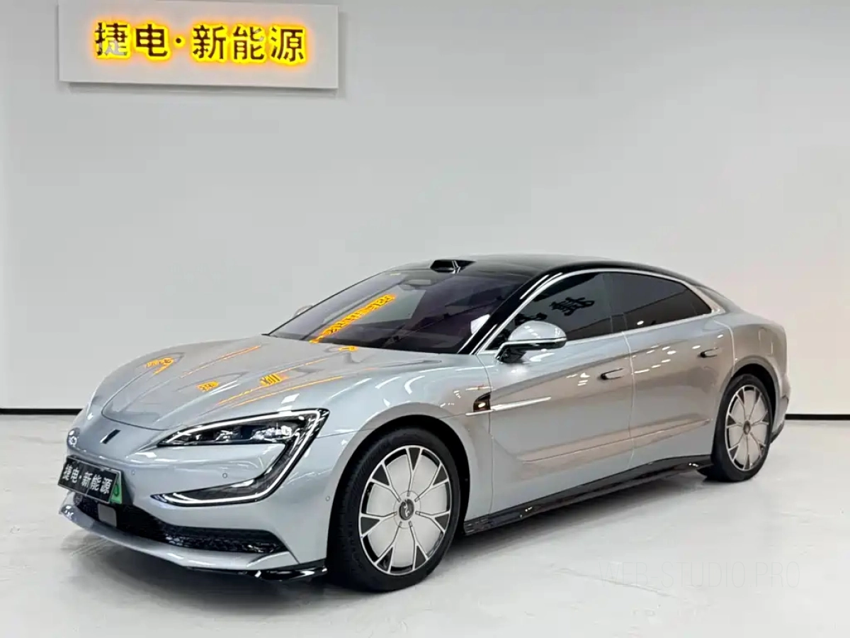 BYD YANGWANG U7  2025