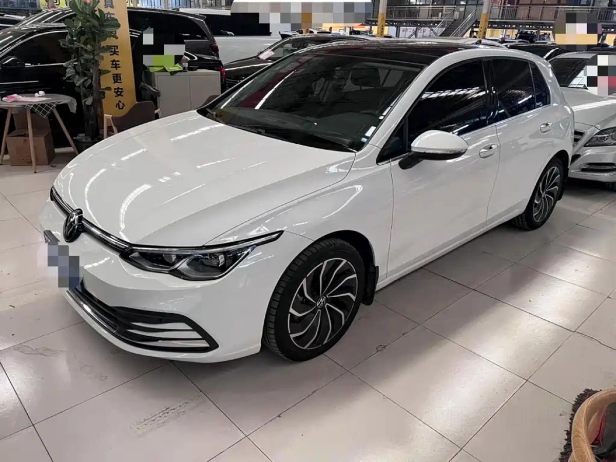 VOLKSWAGEN GOLF  2022