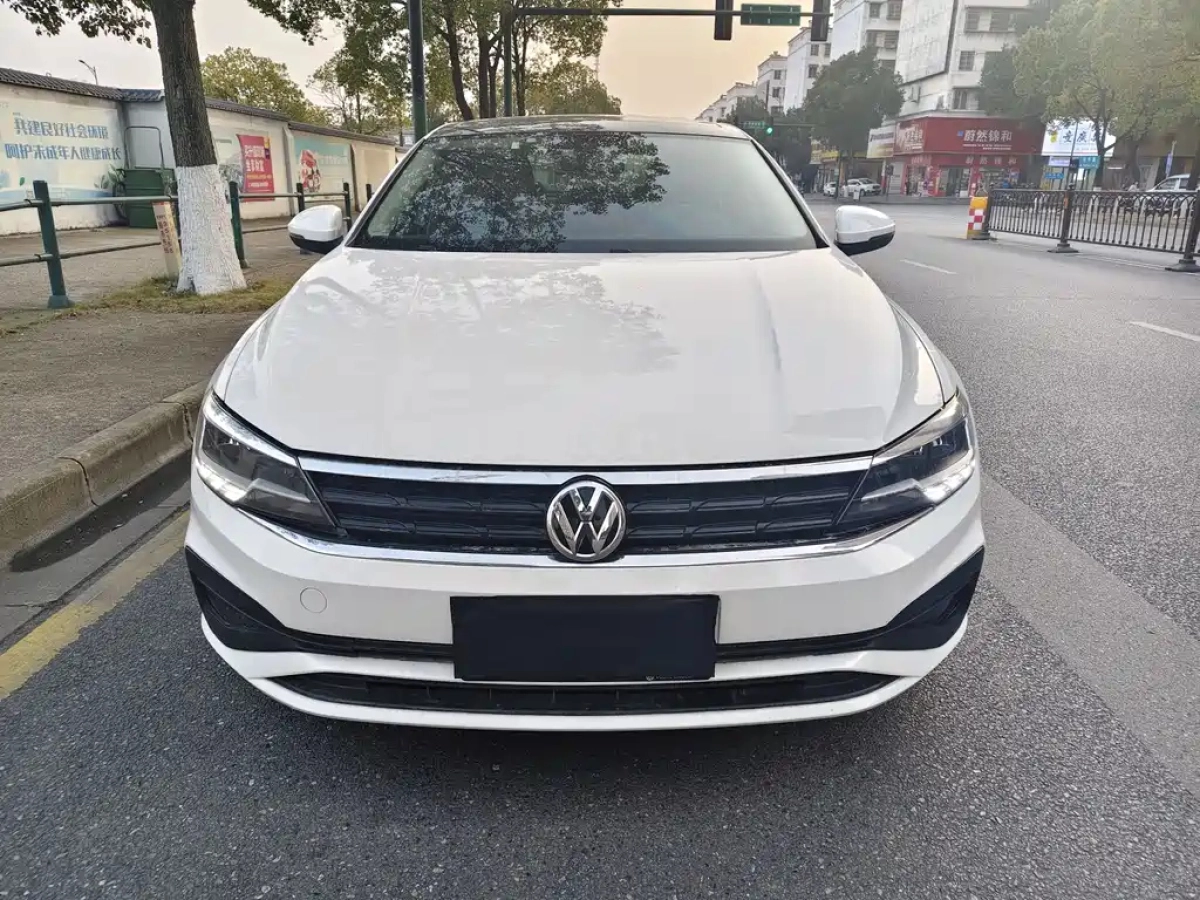VOLKSWAGEN LAMANDO