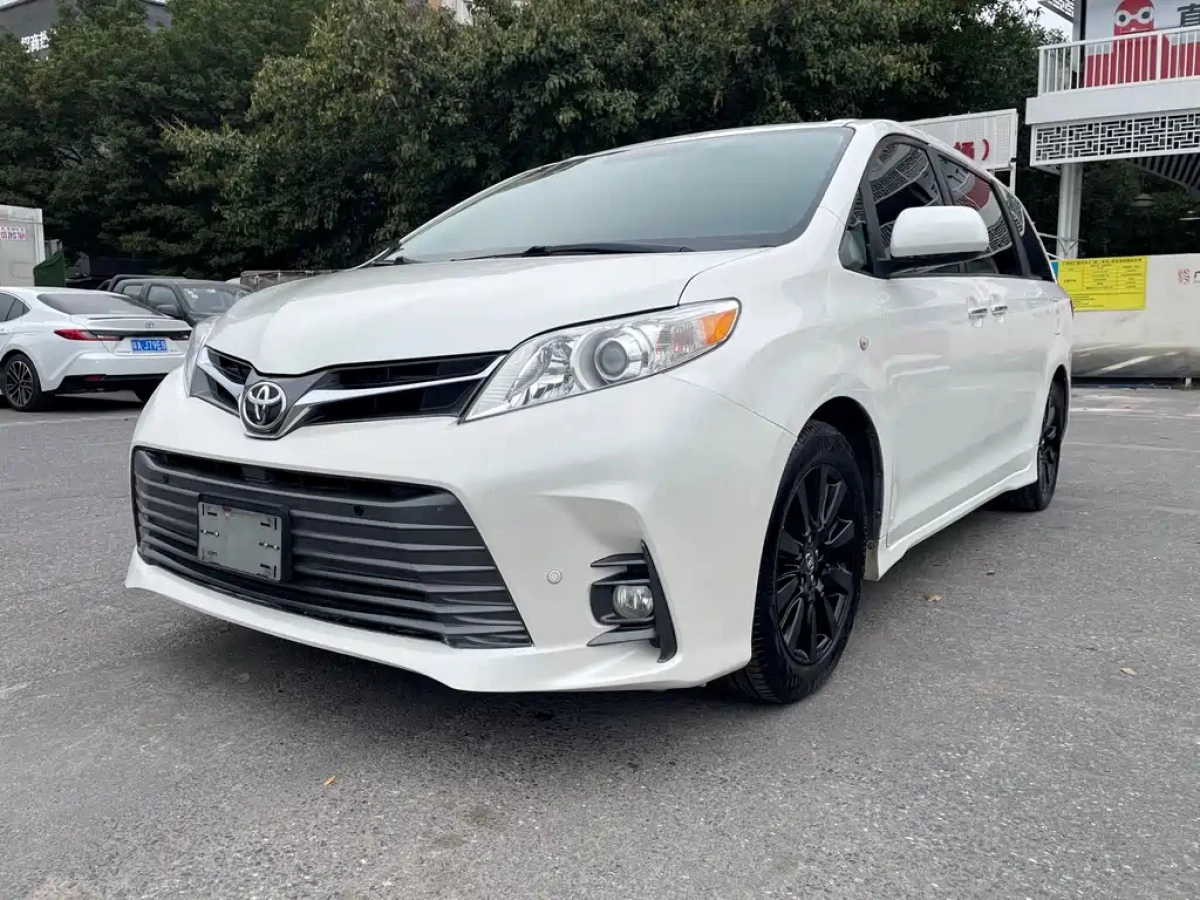 TOYOTA SIENNA