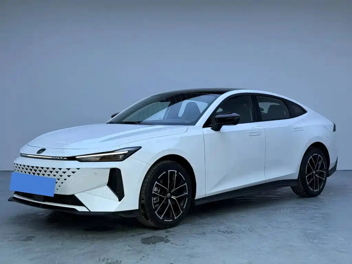 CHANGAN UNI-V IDD  2025