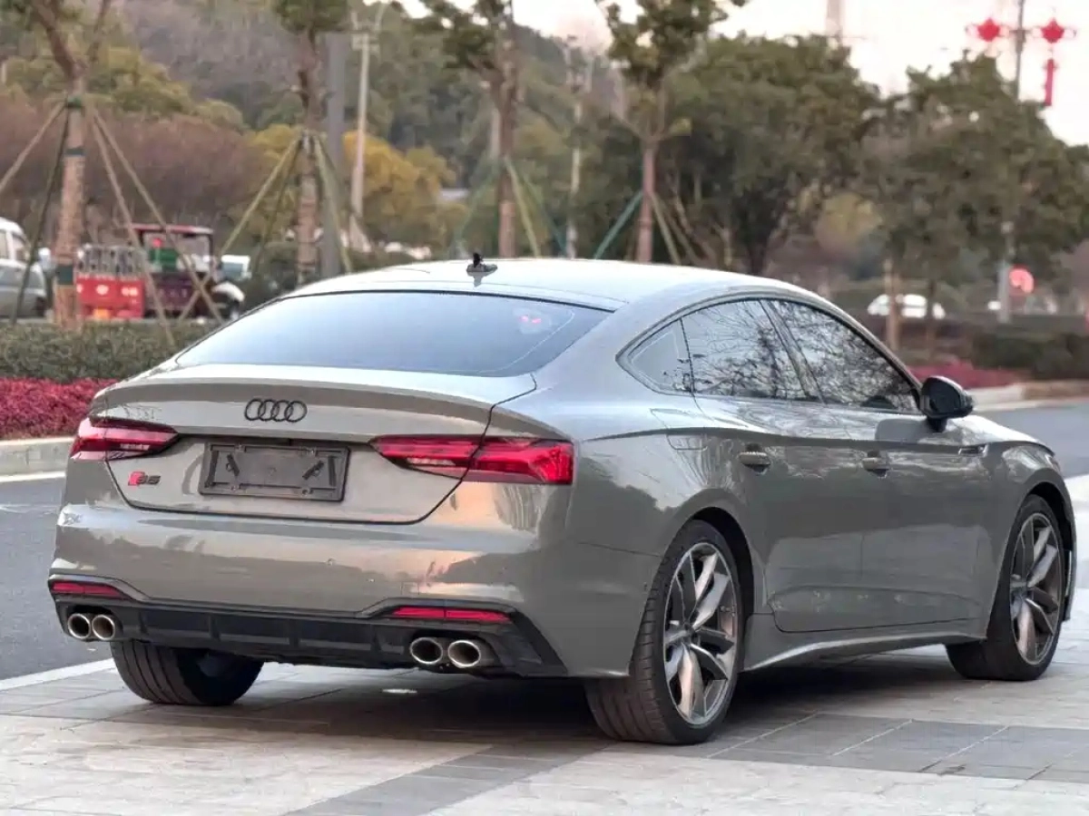 AUDI S5