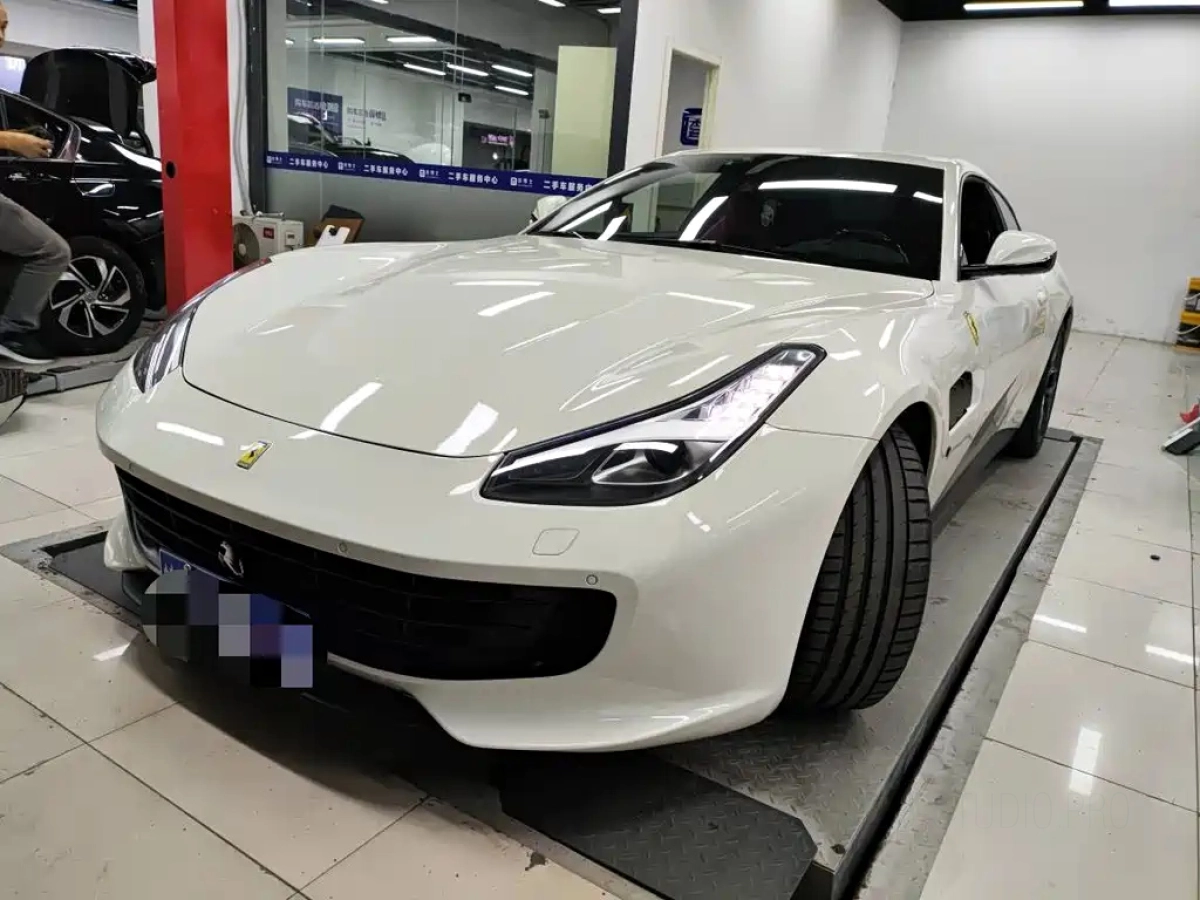 FERRARI GTC4LUSSO  2019