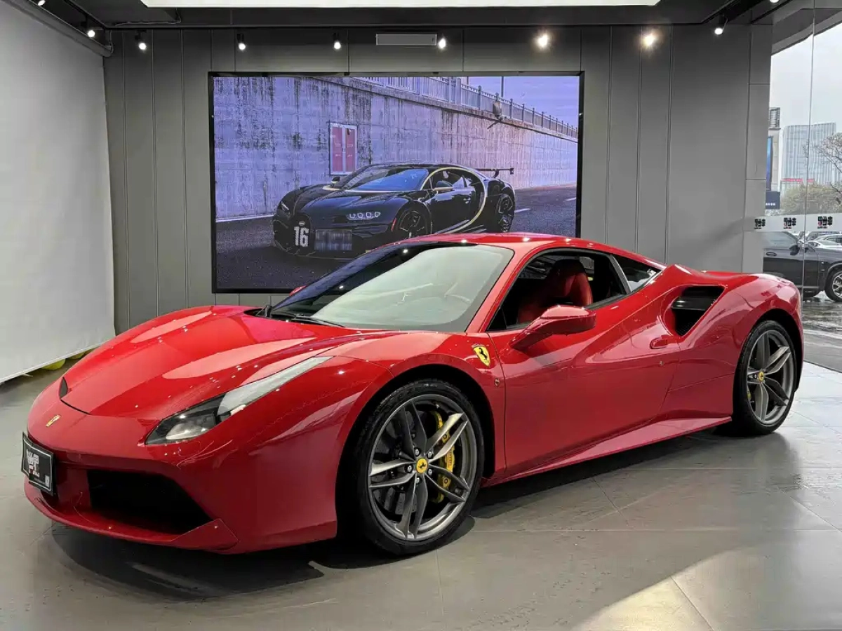 FERRARI 488