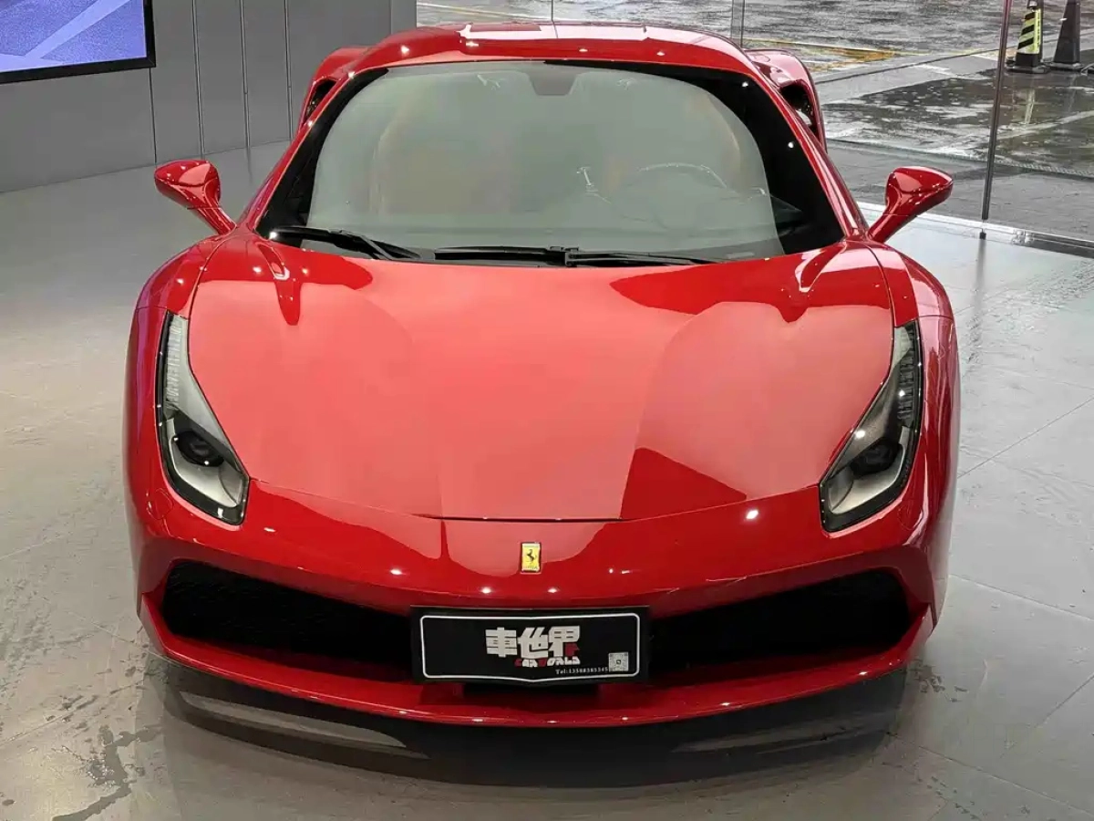 FERRARI 488