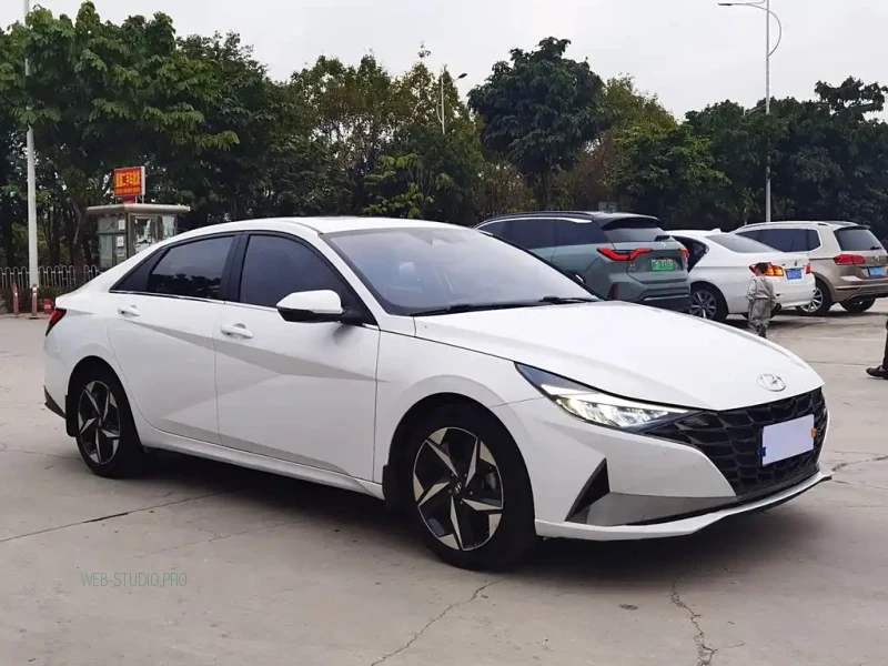 HYUNDAI ELANTRA