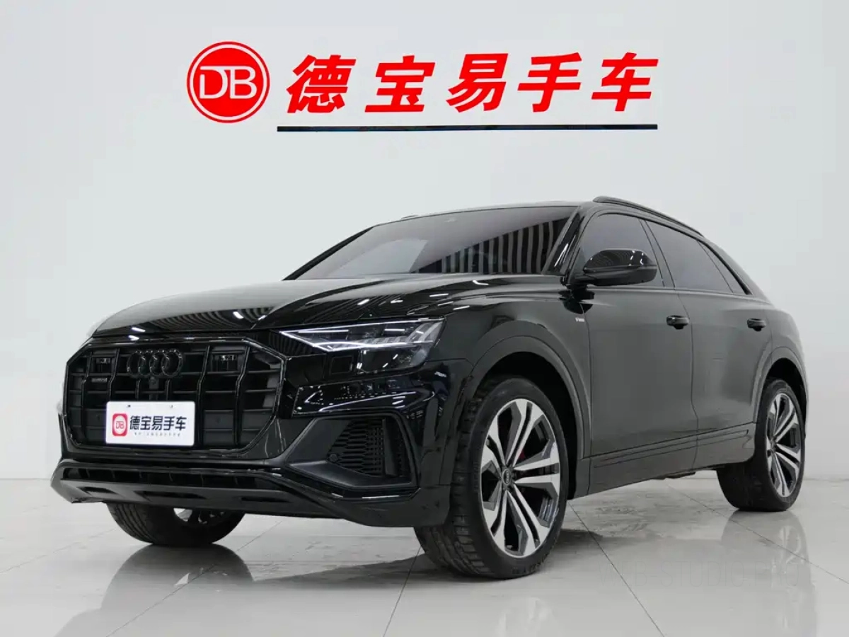 AUDI Q8  2024