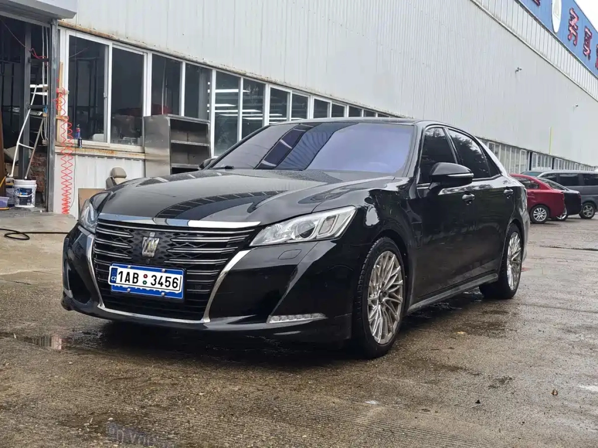 TOYOTA CROWN  2019