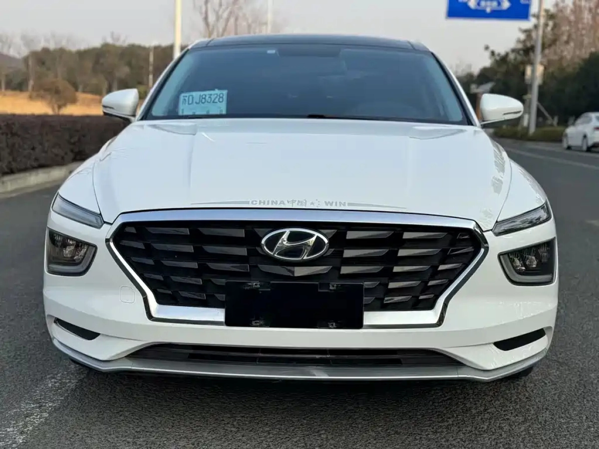 HYUNDAI MISTRA