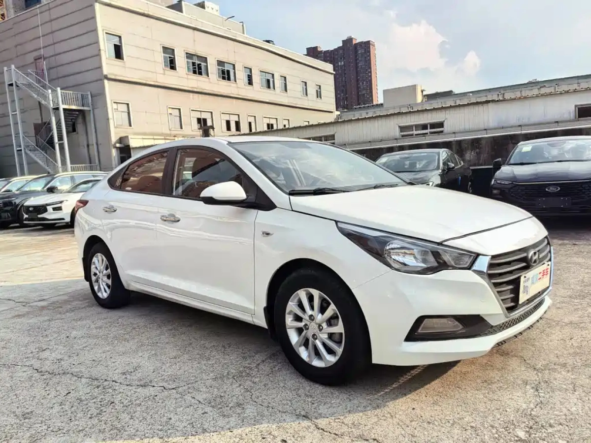 HYUNDAI VERNA