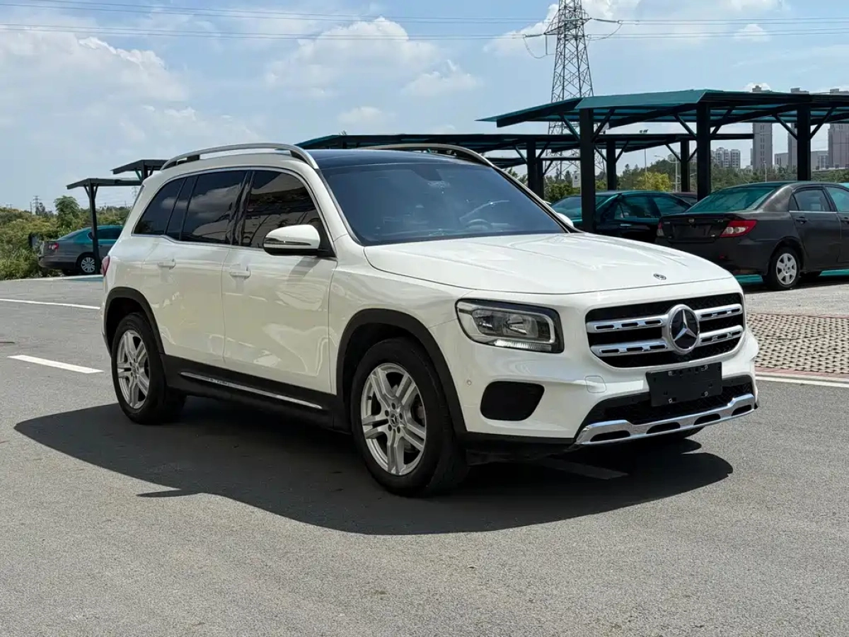 MERCEDES-BENZ GLB