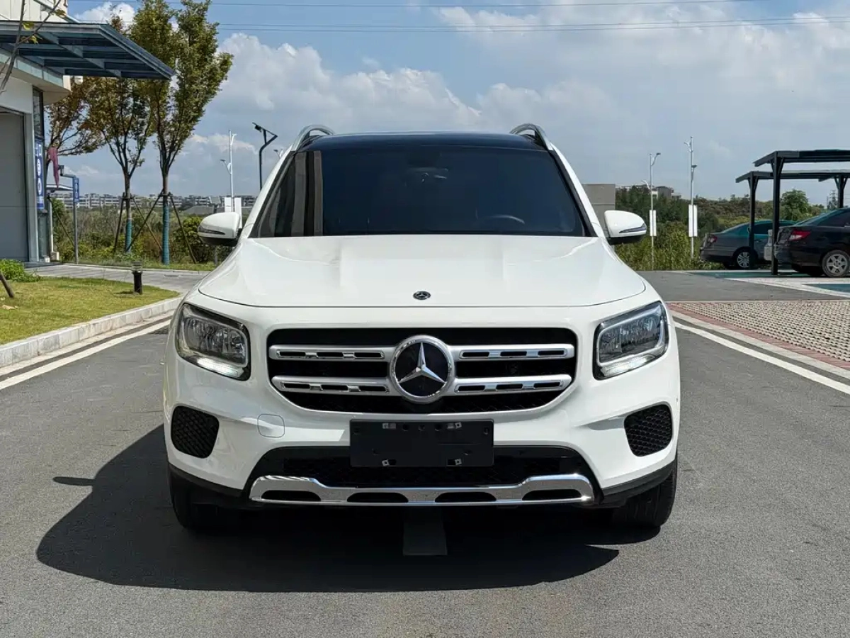 MERCEDES-BENZ GLB