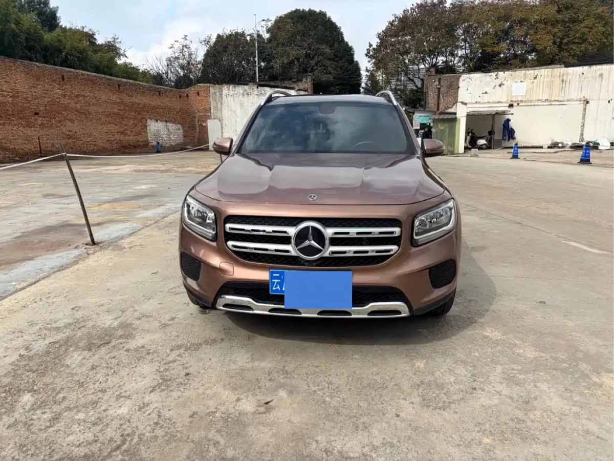 MERCEDES-BENZ GLB
