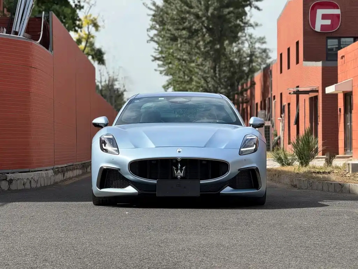 MASERATI GRANTURISMO