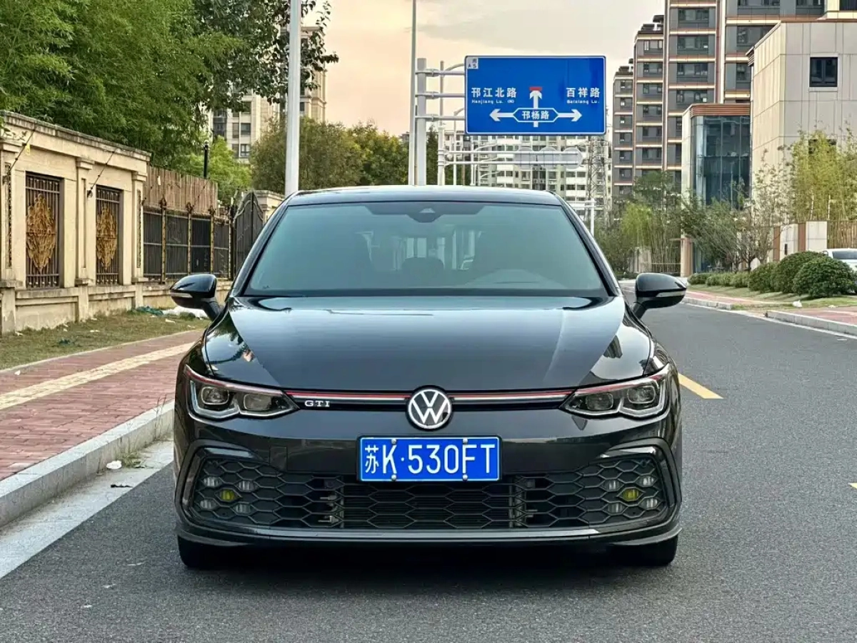 VOLKSWAGEN GOLF GTI  2022