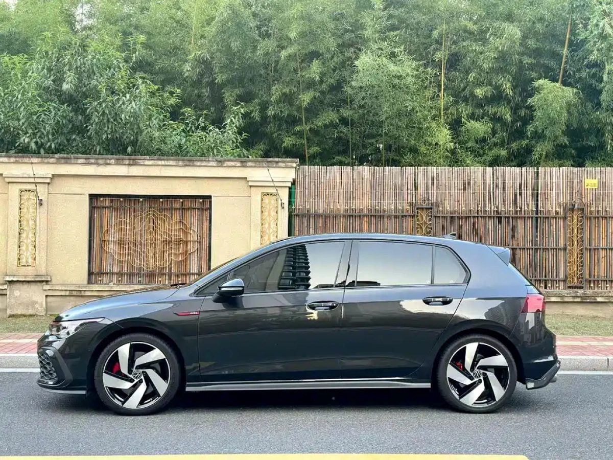 VOLKSWAGEN GOLF GTI
