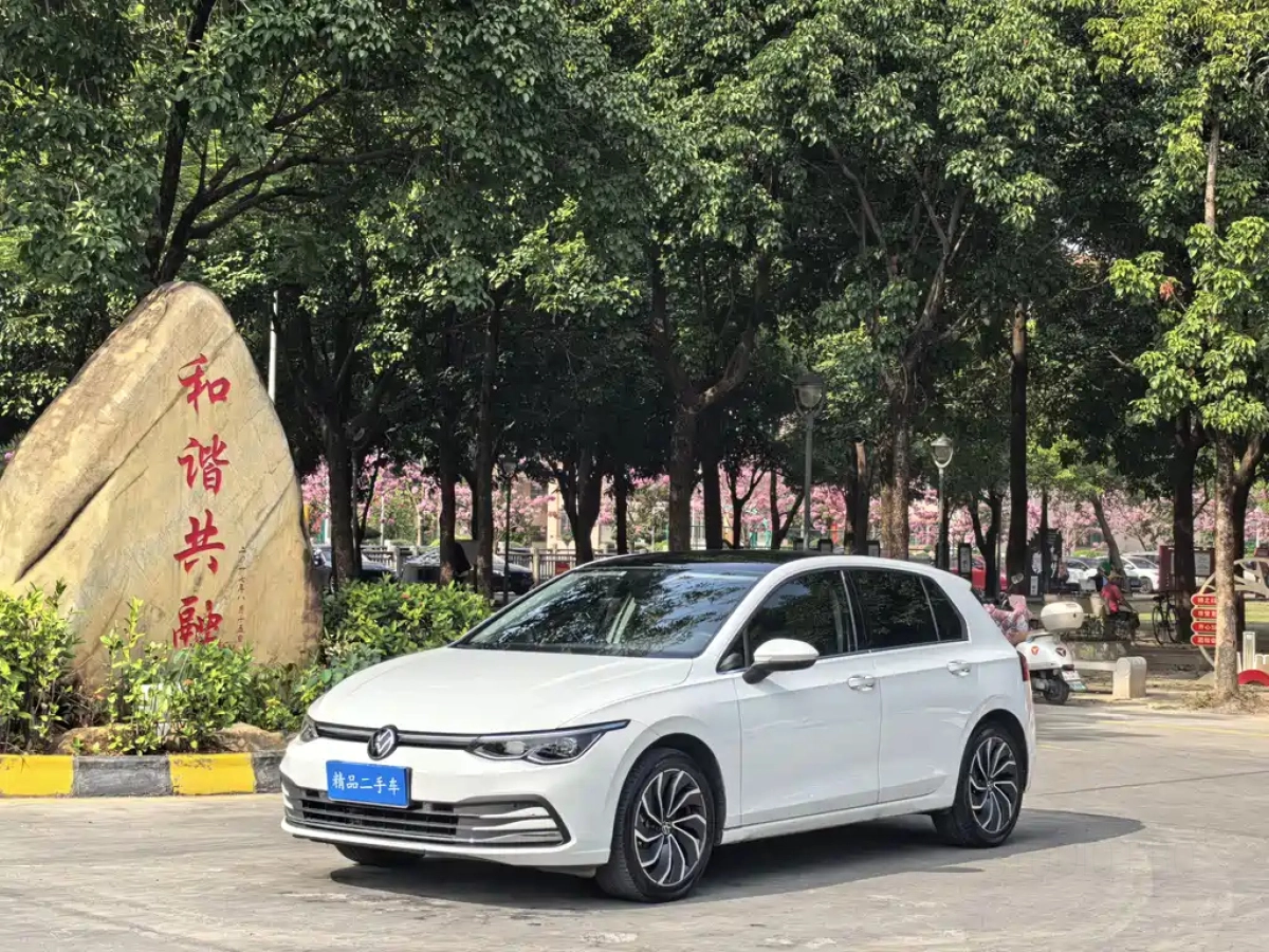 VOLKSWAGEN GOLF  2021