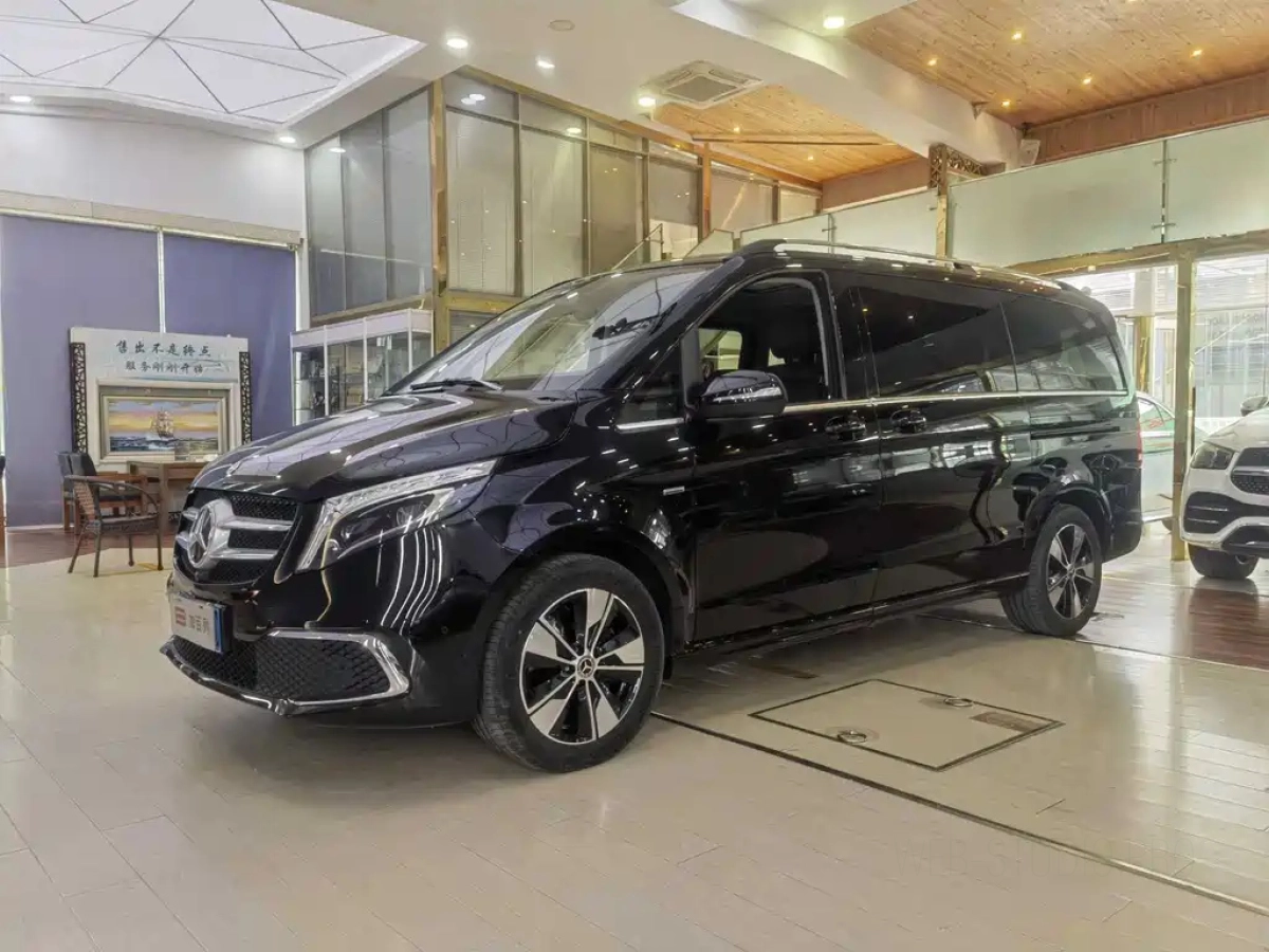 MERCEDES-BENZ V-CLASS  2024