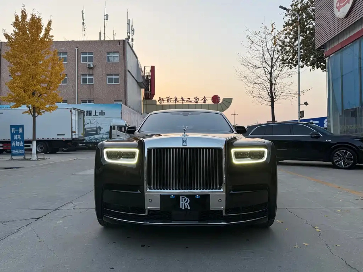 ROLLS ROYCE PHANTOM  2021