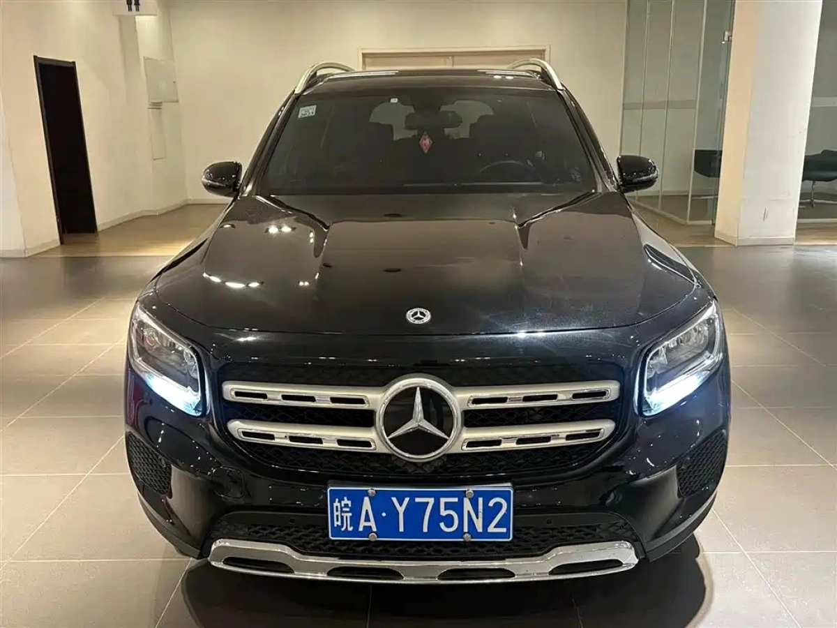 MERCEDES-BENZ GLB