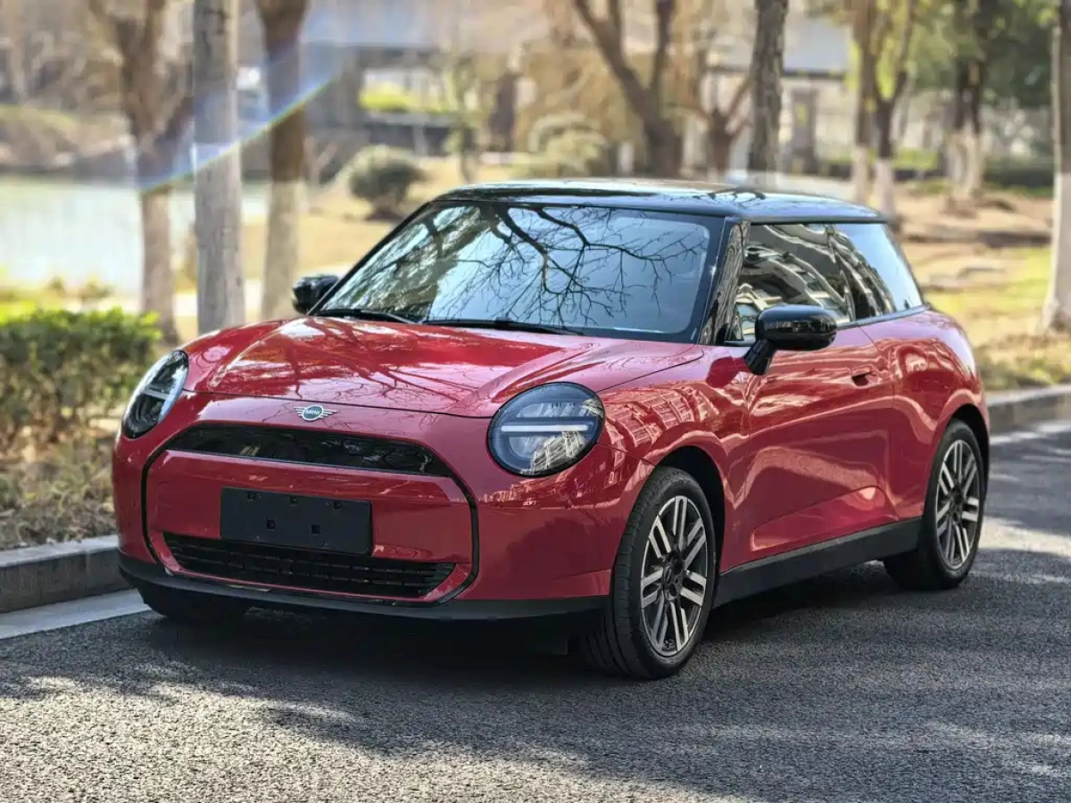MINI COOPER SE  2025