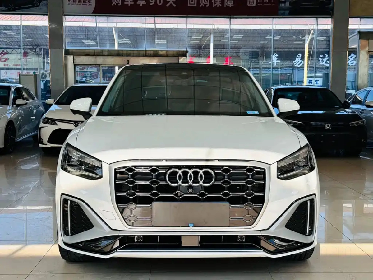 AUDI Q2L