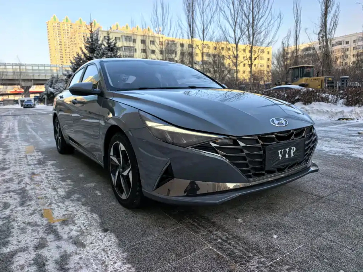 HYUNDAI ELANTRA