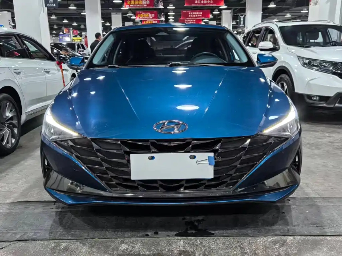 HYUNDAI ELANTRA
