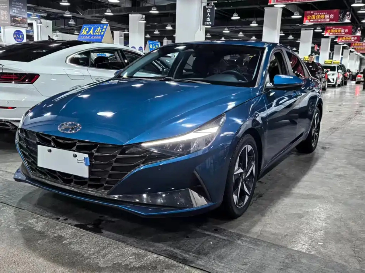 HYUNDAI ELANTRA