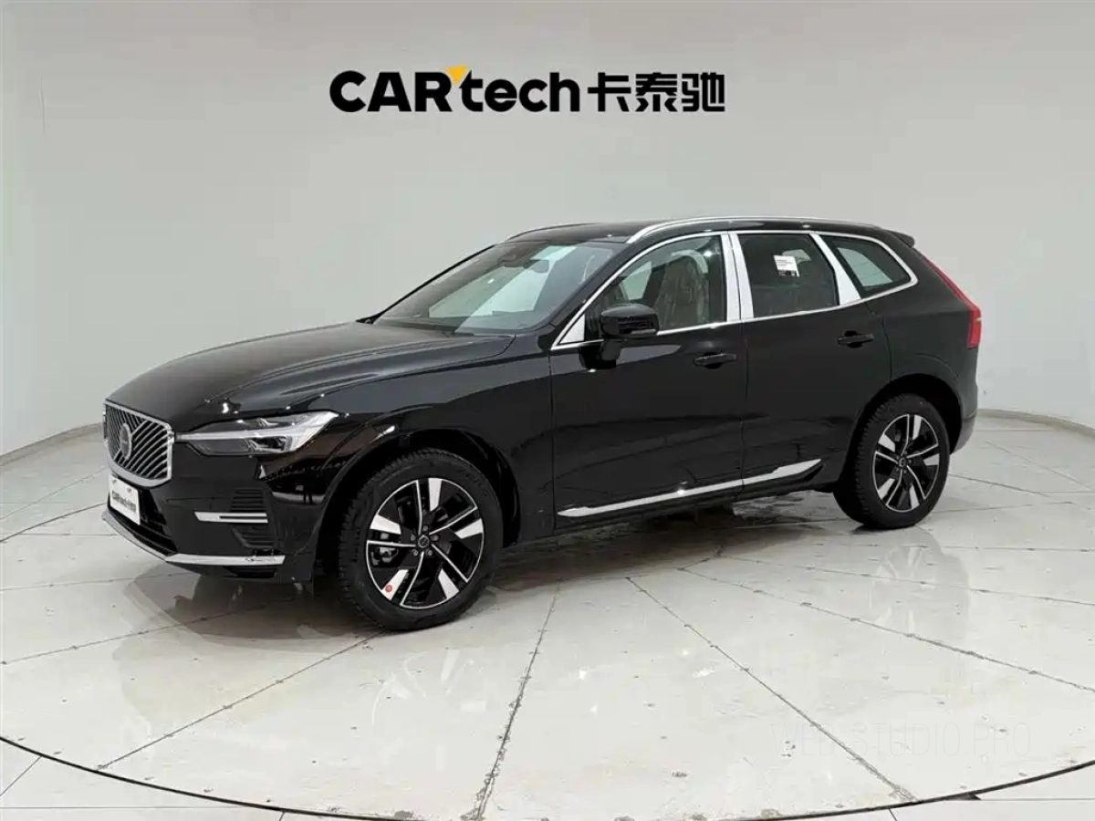 VOLVO XC60  2026