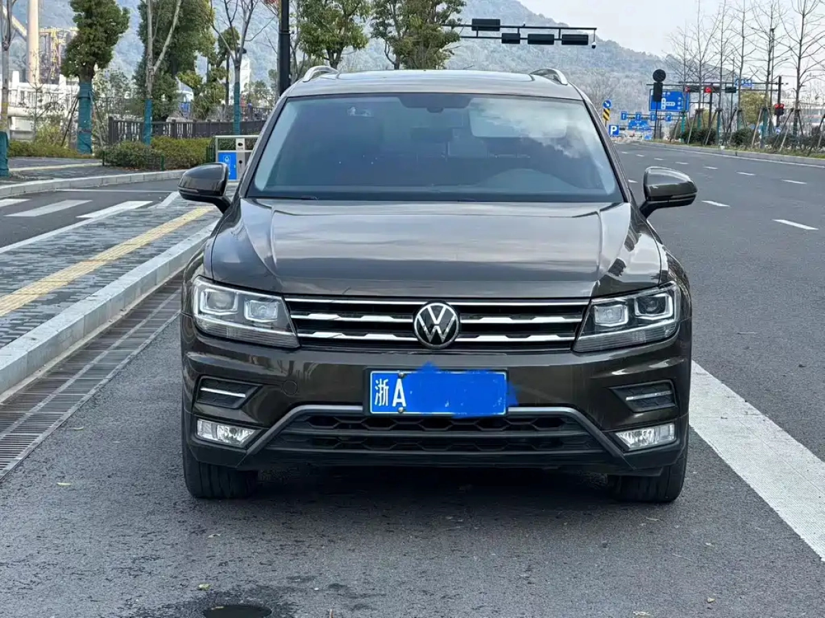 VOLKSWAGEN TIGUAN L