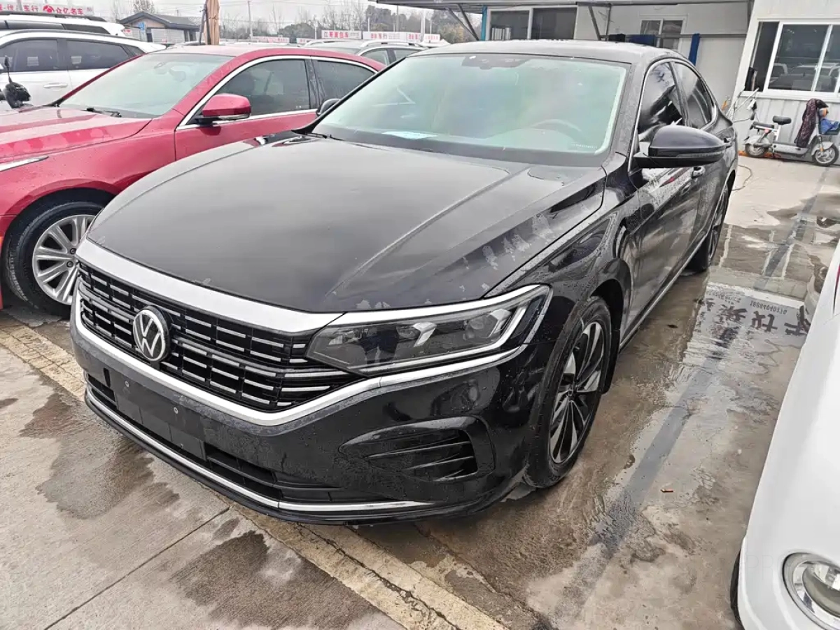 VOLKSWAGEN PASSAT  2021