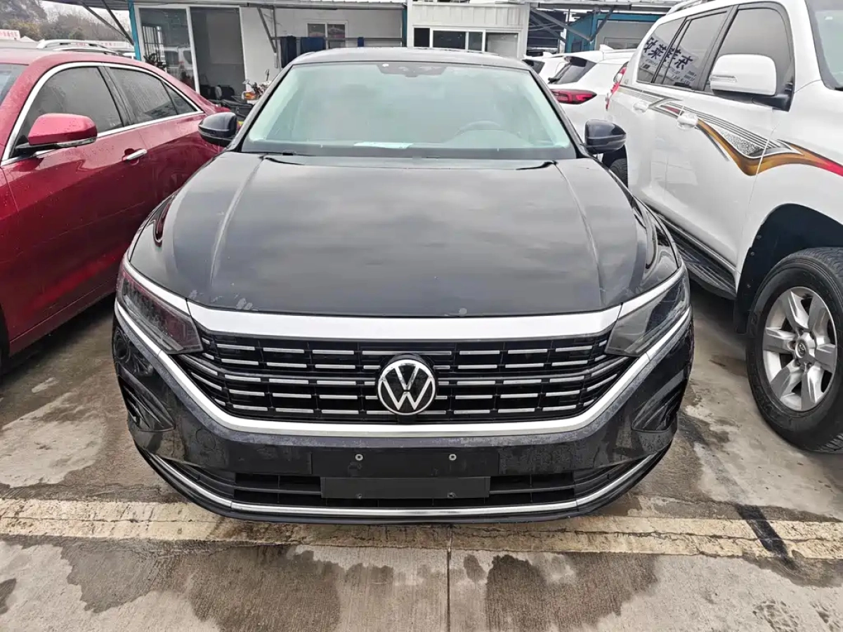 VOLKSWAGEN PASSAT