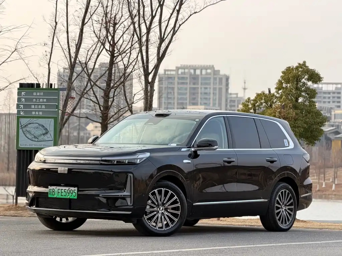 GEELY GALAXY GALAXY M9  2025