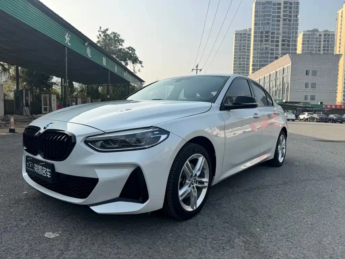 BMW 1-SERIES  2021