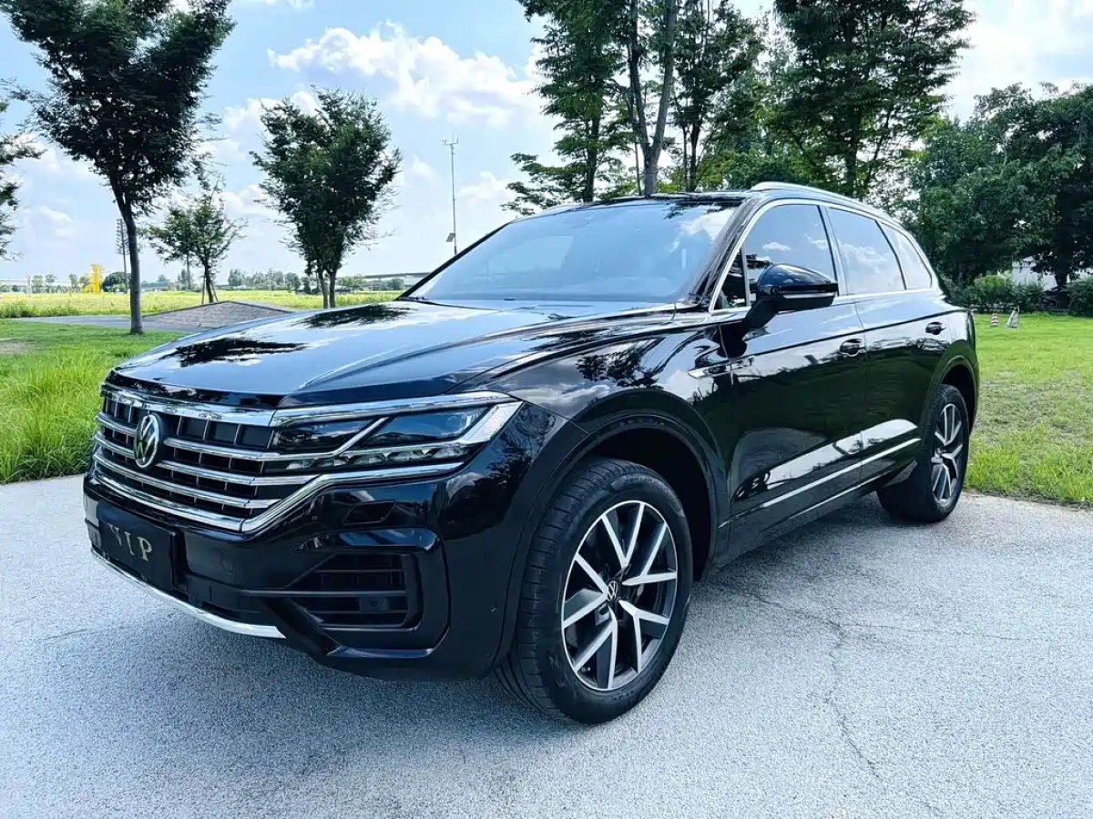 VOLKSWAGEN TOUAREG