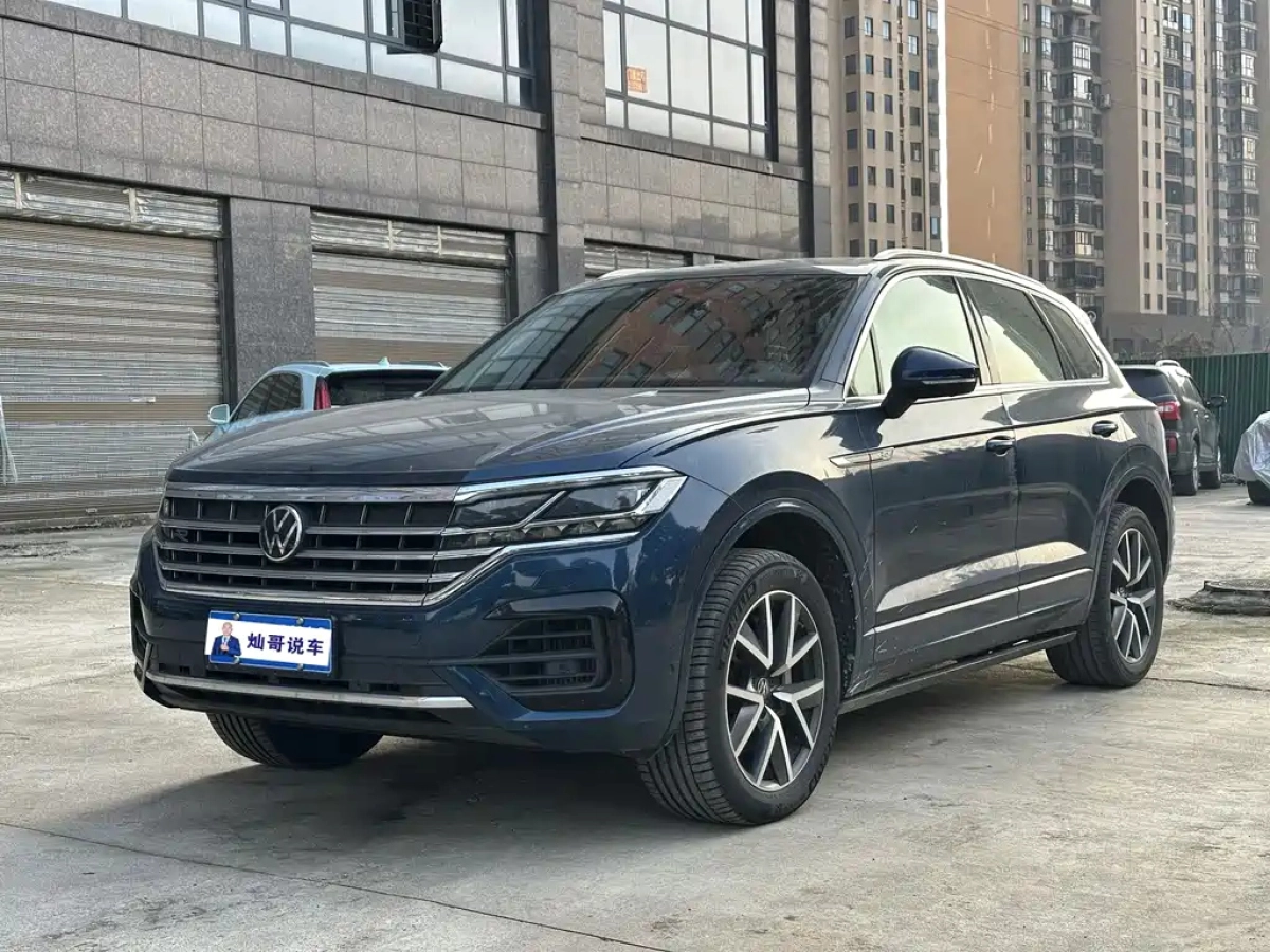 VOLKSWAGEN TOUAREG