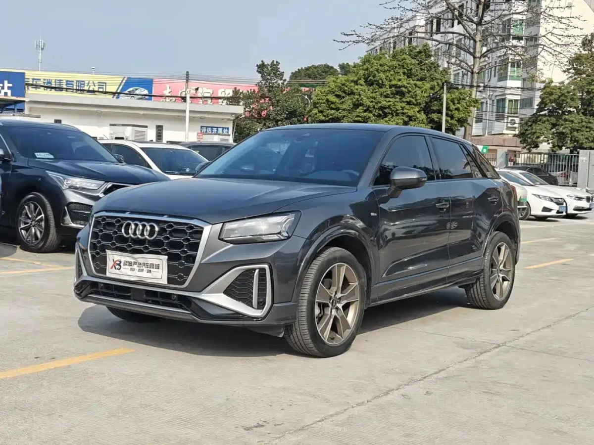 AUDI Q2L