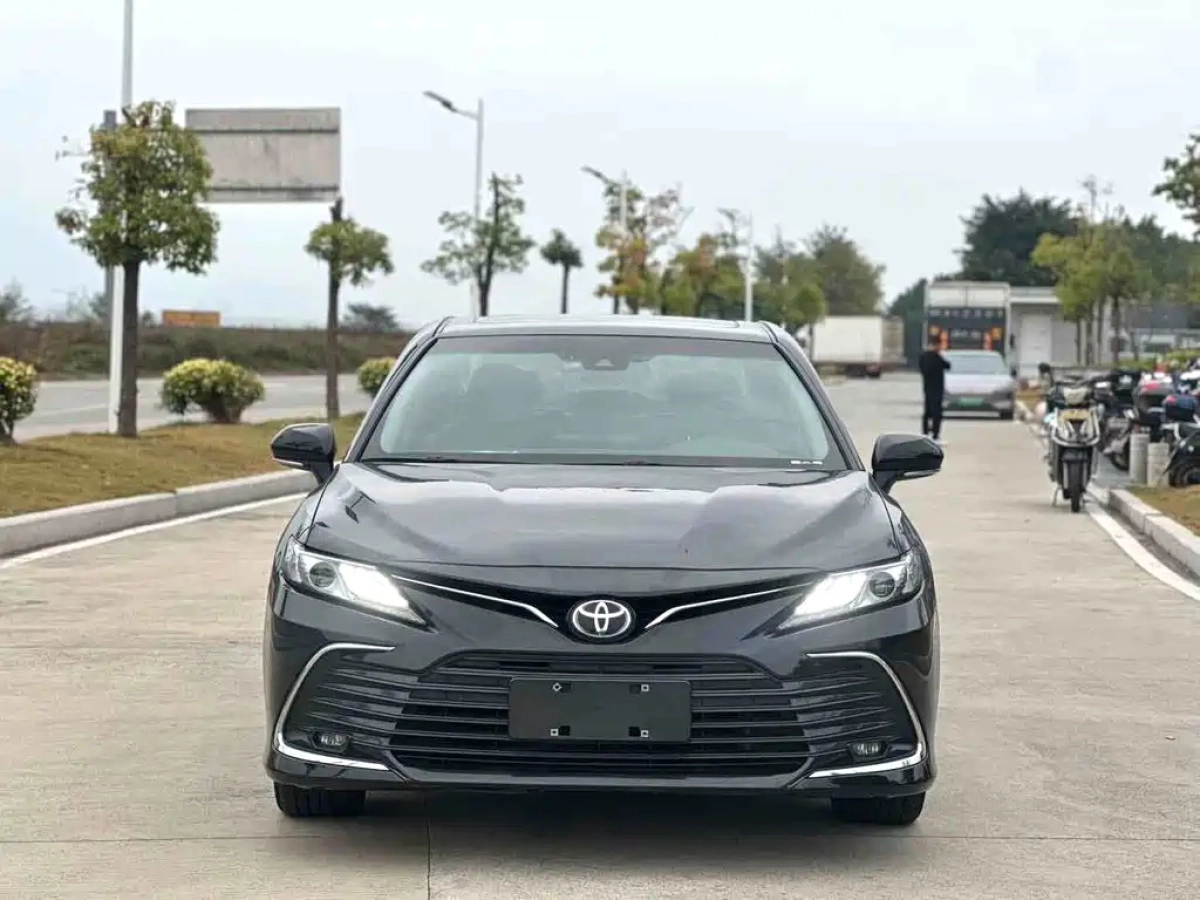 TOYOTA CAMRY