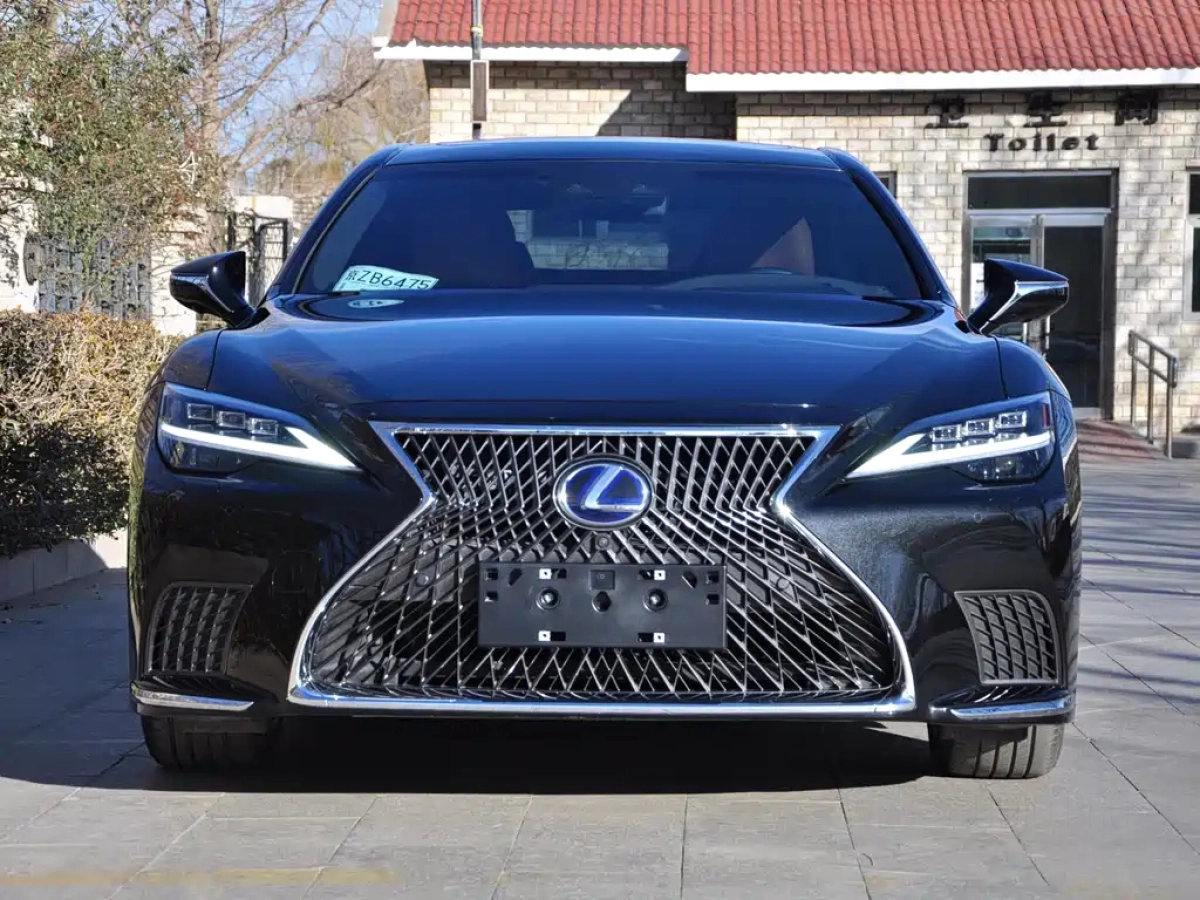LEXUS LS