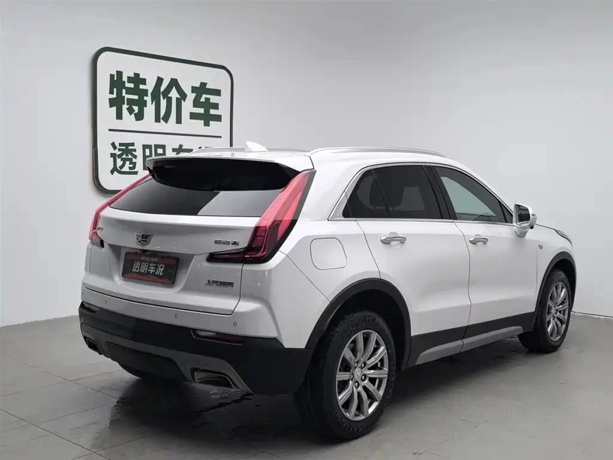 CADILLAC XT4
