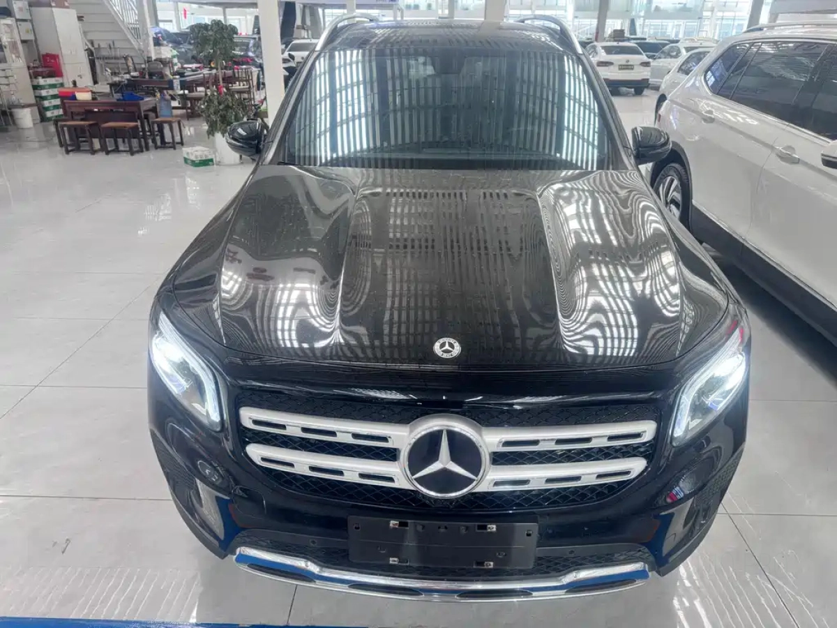 MERCEDES-BENZ GLB