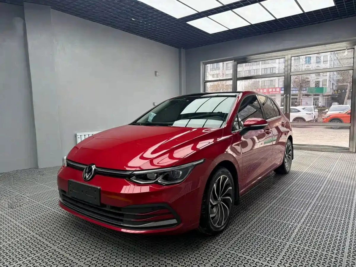 VOLKSWAGEN GOLF