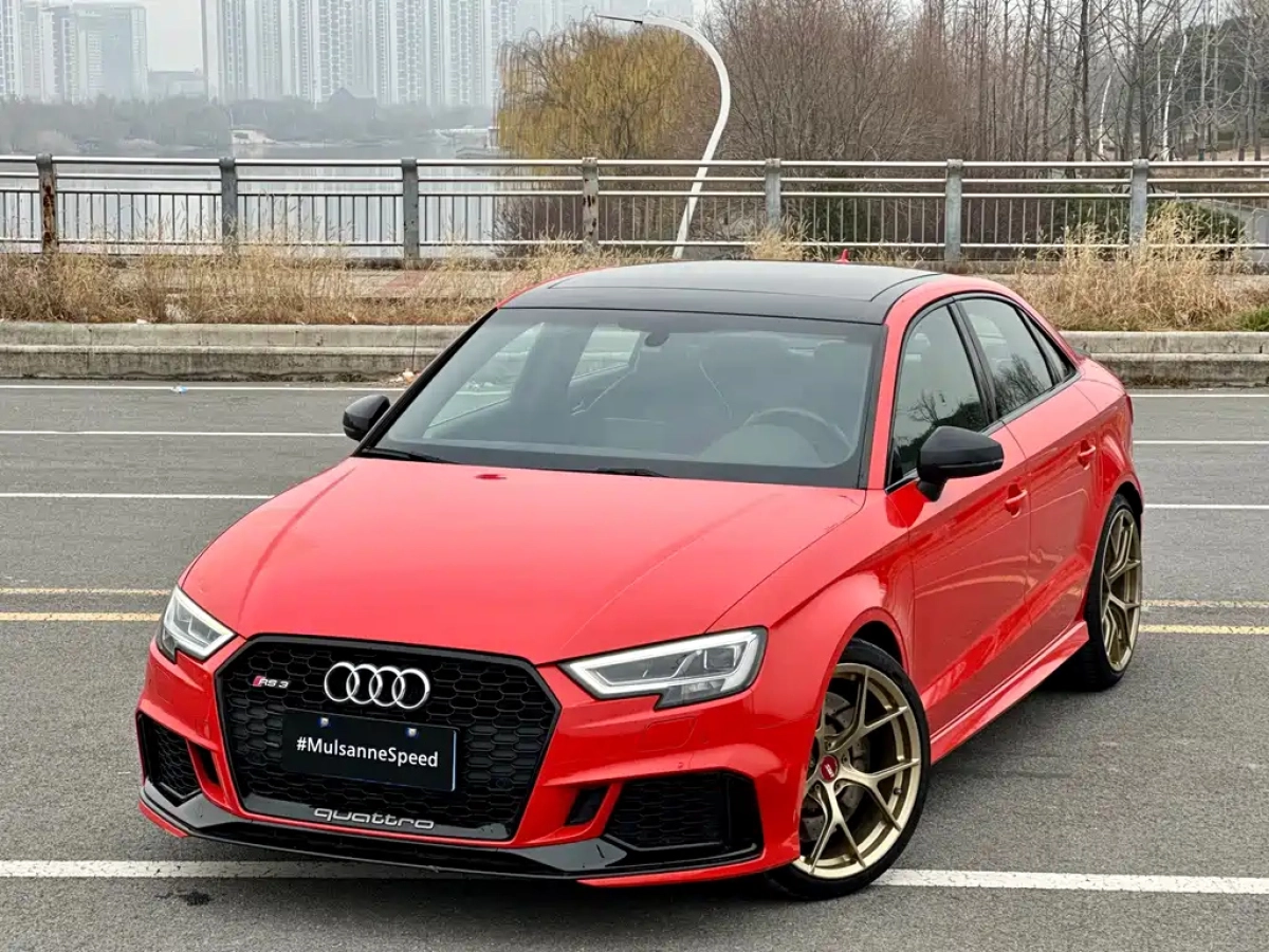 AUDI RS 3  2019
