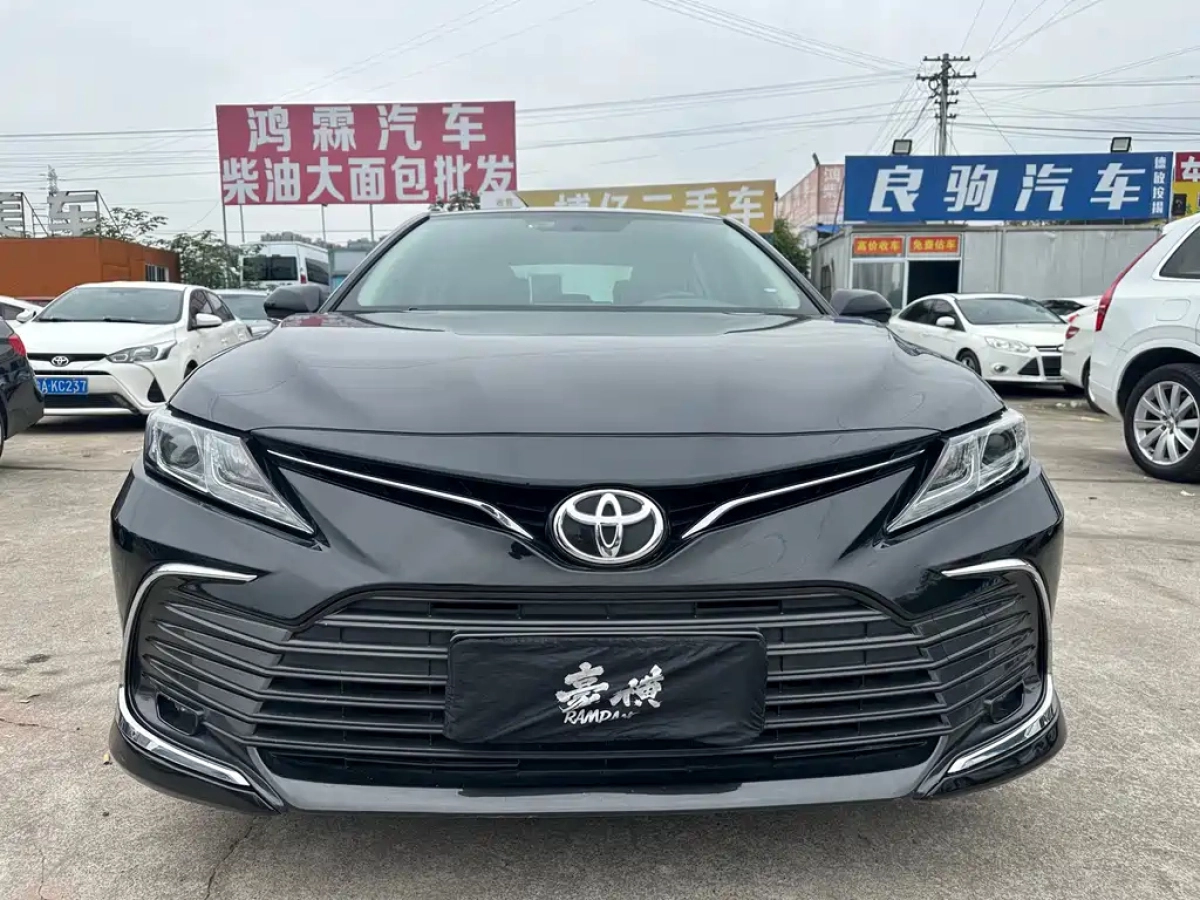 TOYOTA CAMRY